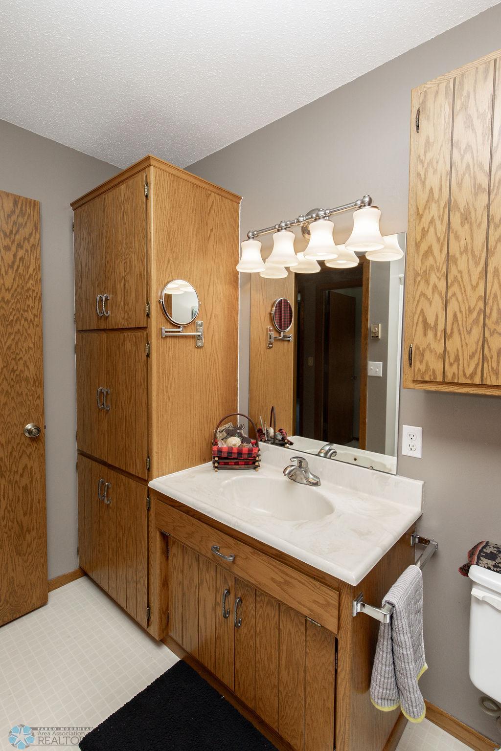 Bathroom 1- Full Bath