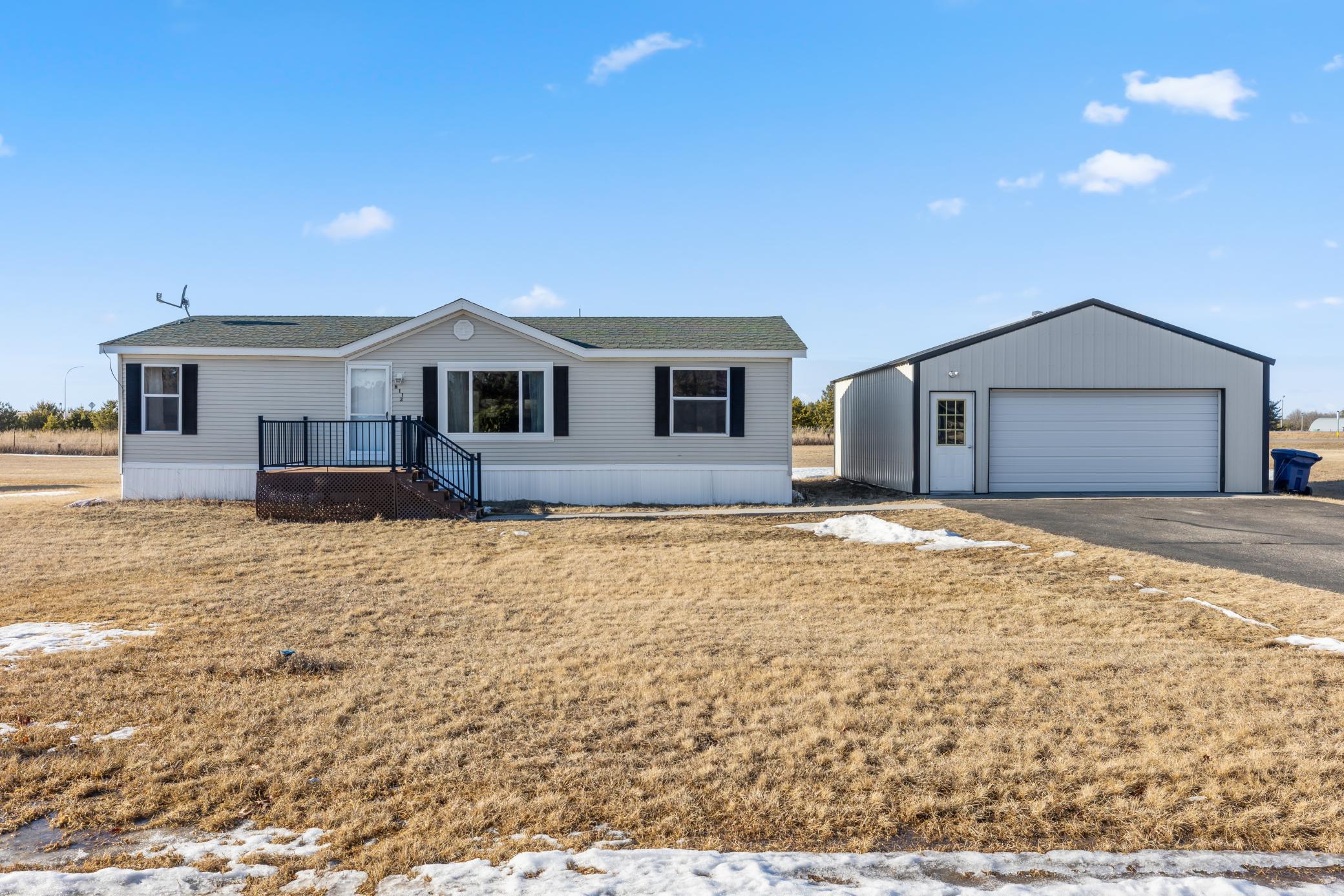 Welcome to 6113 Estate Cir Dr!