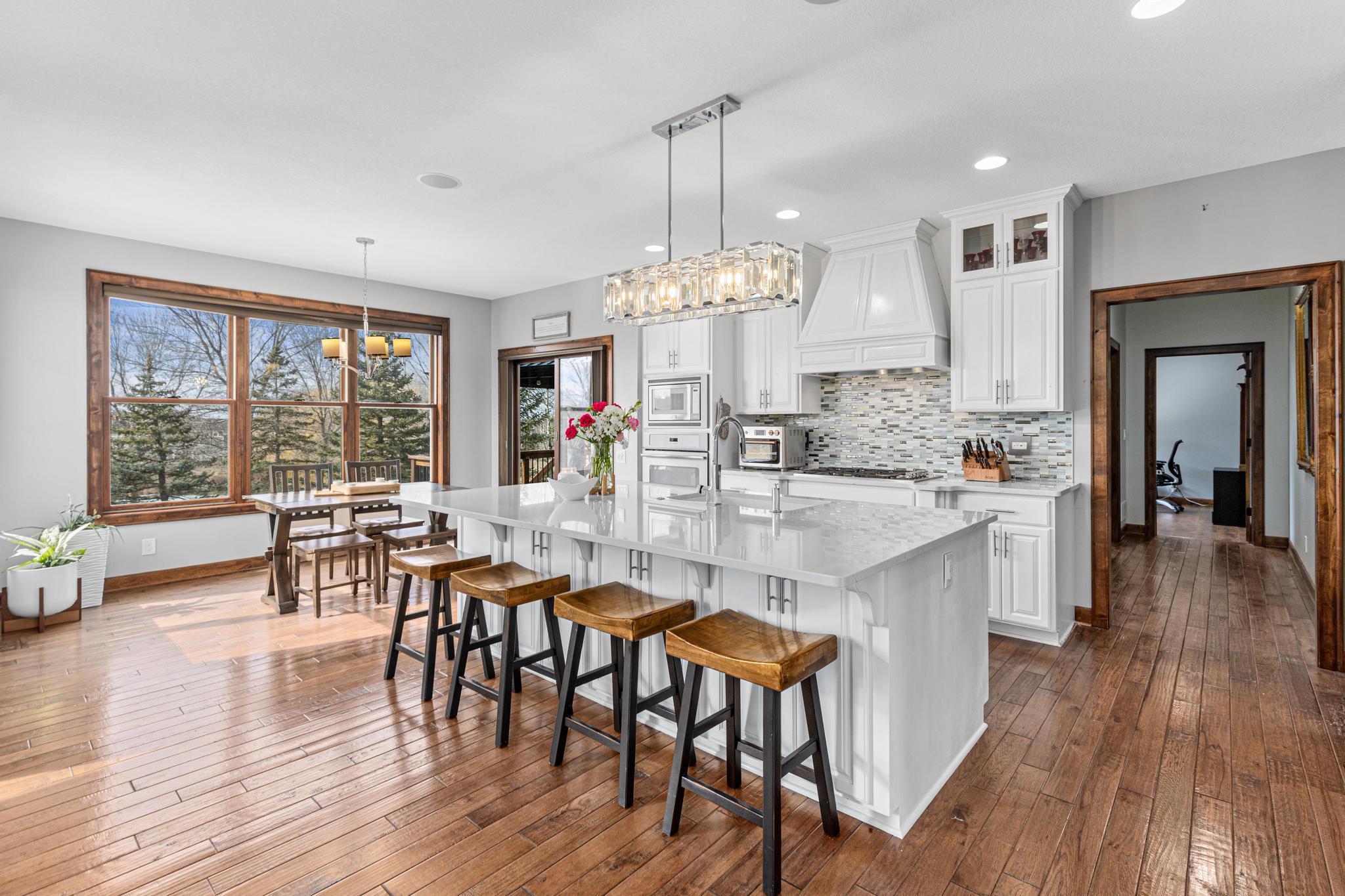 Expansive kitchen island- Cooks Dream
