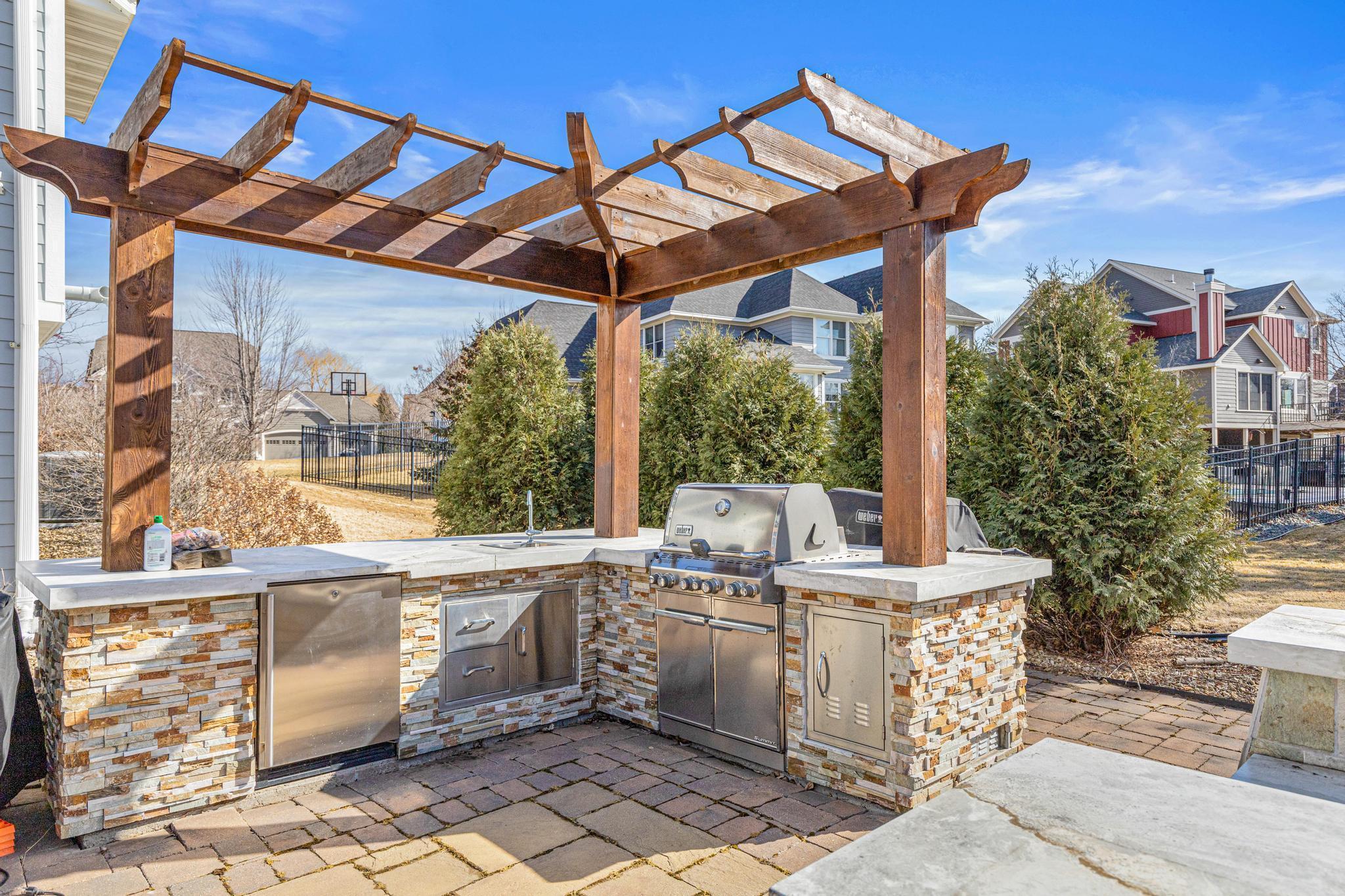 outdoor kitchen
