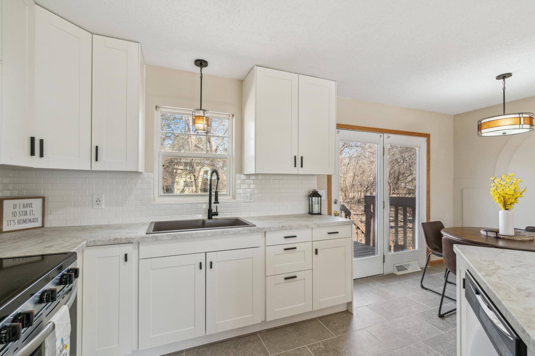 New Cabinets & Countertops!