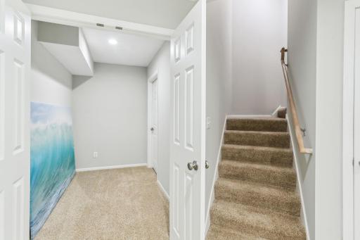 732 Lake Ridge Drive, Saint Paul, MN 55129
