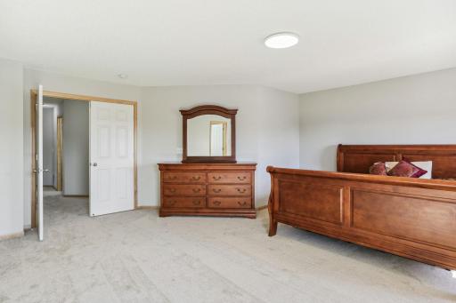 732 Lake Ridge Drive, Saint Paul, MN 55129