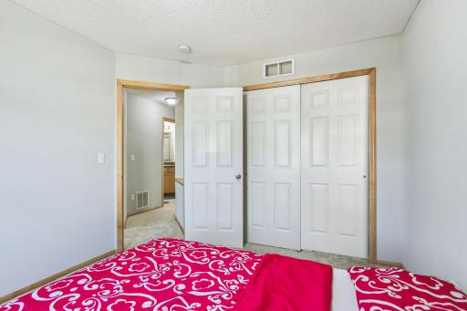 34-web-or-mls-732-Lake-Ridge-Dr-034 (1).jpg