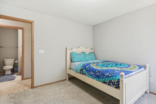 732 Lake Ridge Drive, Saint Paul, MN 55129