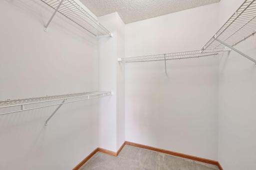 8494 Cortland Road, Eden Prairie, MN 55344