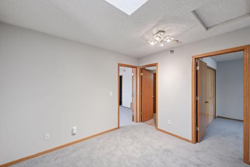 8494 Cortland Road, Eden Prairie, MN 55344