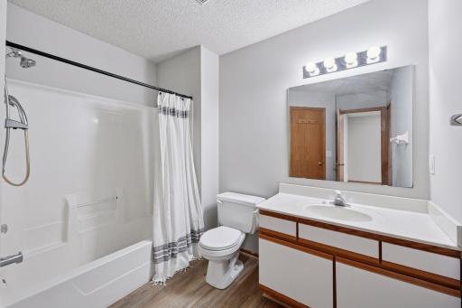 8494 Cortland Road, Eden Prairie, MN 55344