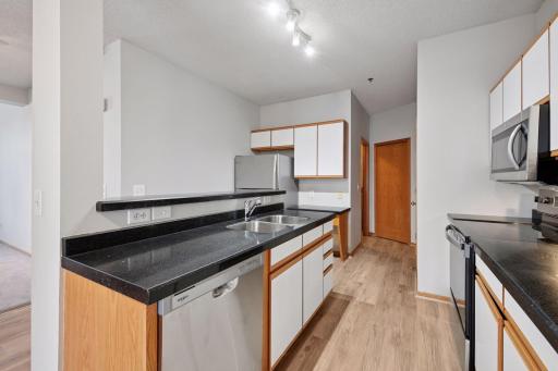 8494 Cortland Road, Eden Prairie, MN 55344