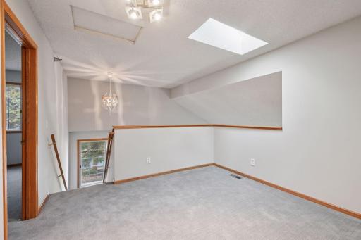 8494 Cortland Road, Eden Prairie, MN 55344