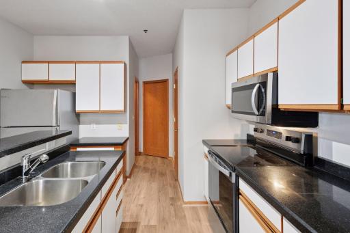 8494 Cortland Road, Eden Prairie, MN 55344