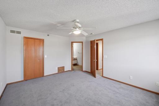 8494 Cortland Road, Eden Prairie, MN 55344