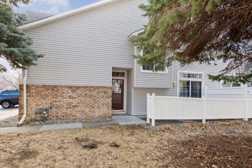 8494 Cortland Road, Eden Prairie, MN 55344