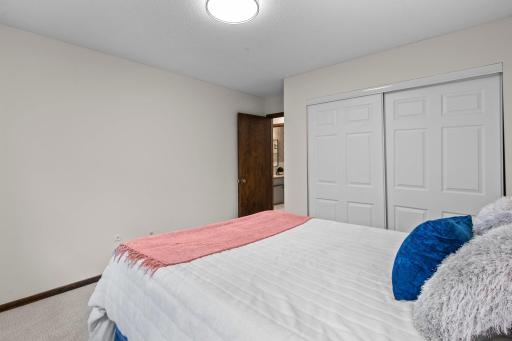 456 Summit Avenue, 201, Saint Paul, MN 55102
