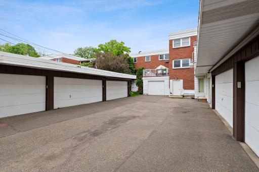 456 Summit Avenue, 201, Saint Paul, MN 55102