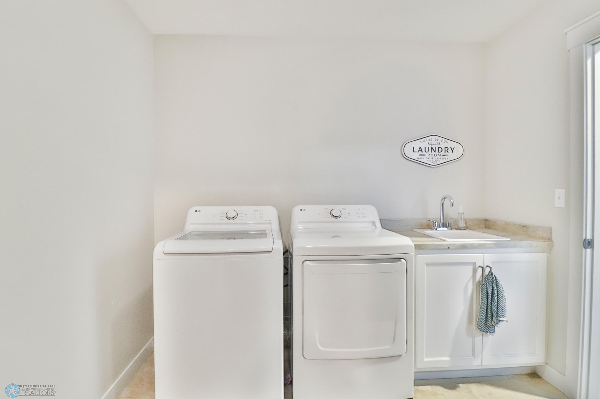 Laundry1_2.JPG