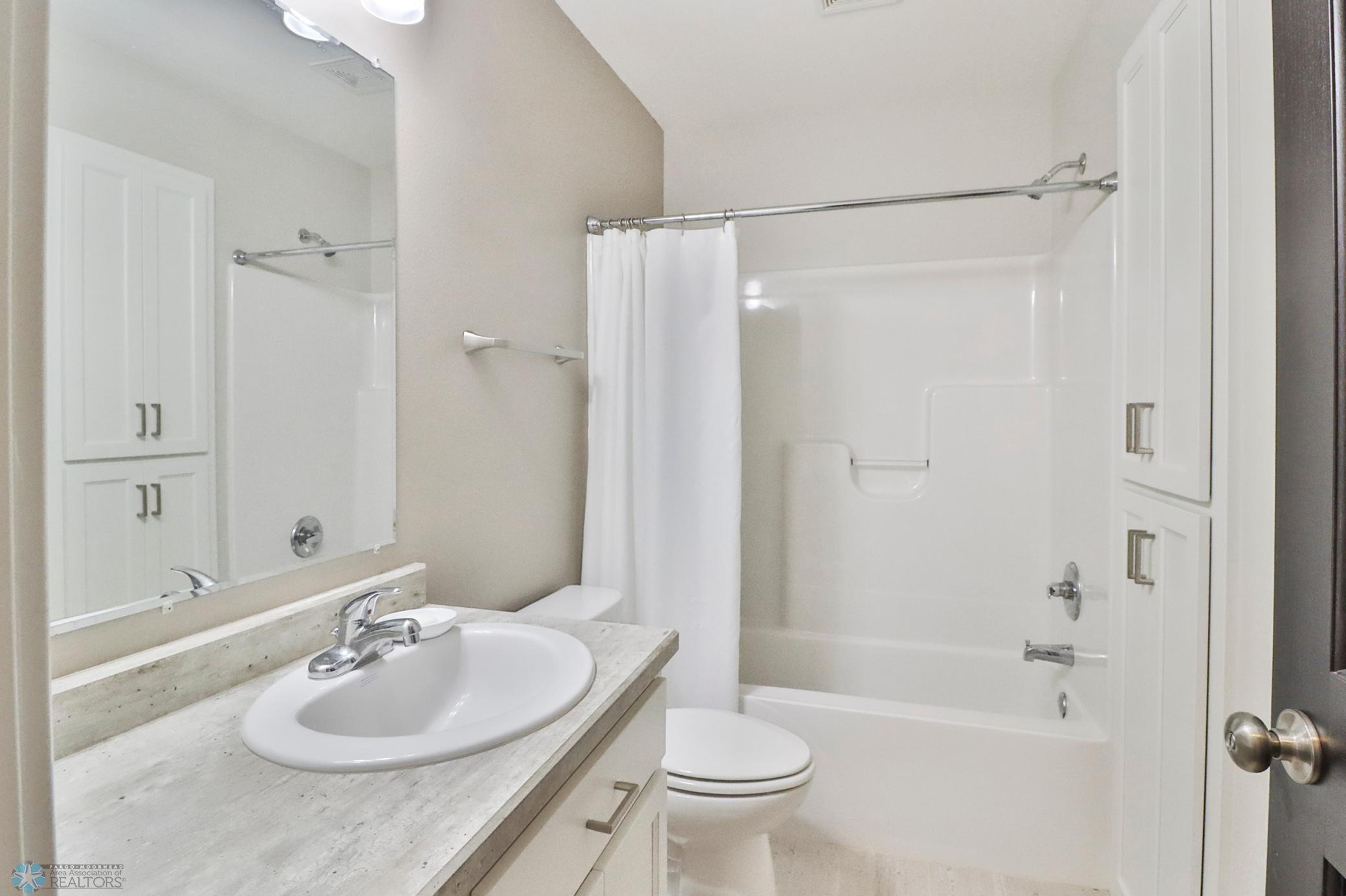 Basement Bathroom1_1.JPG