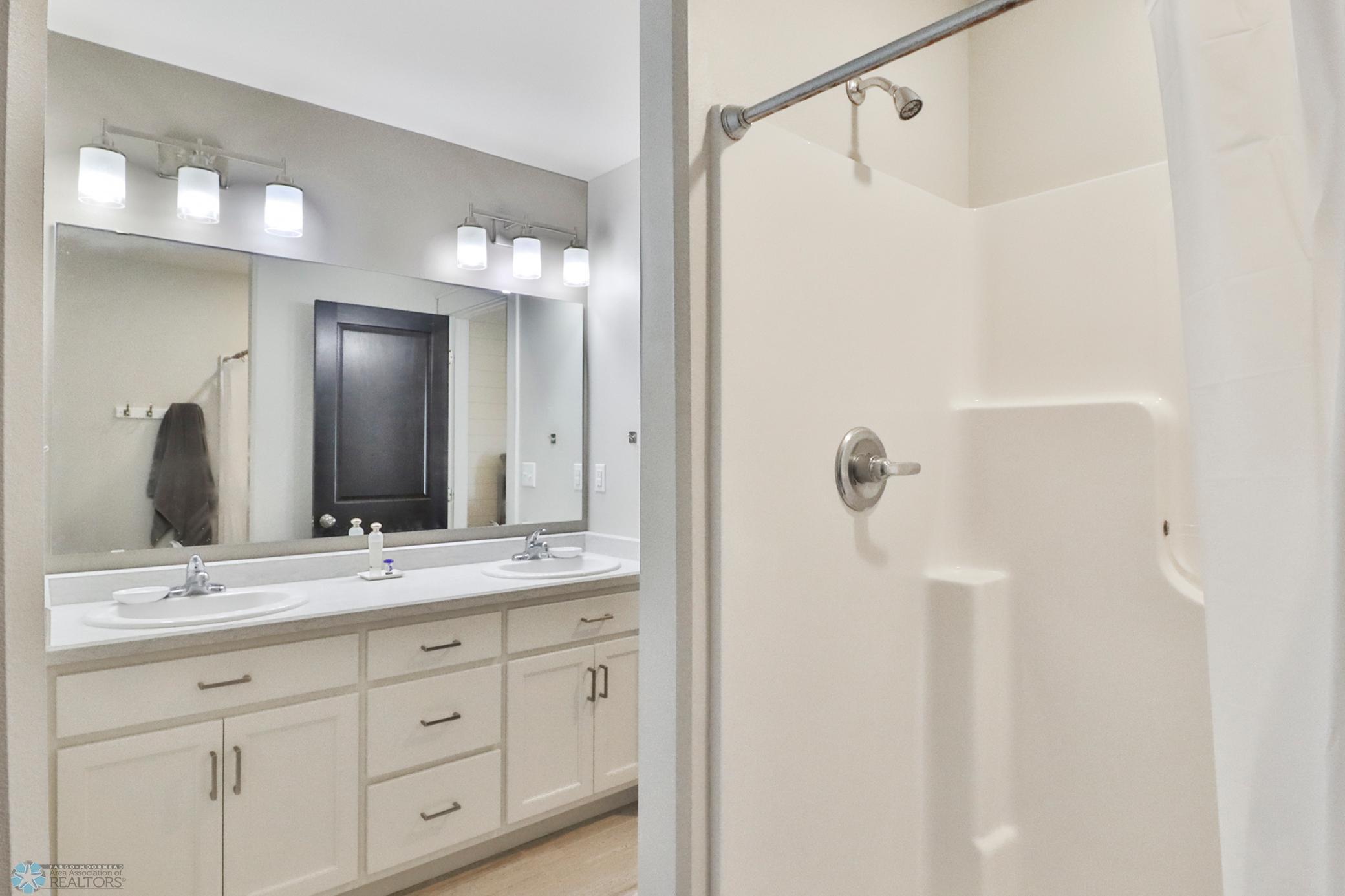 Primary Bathroom1_2.JPG