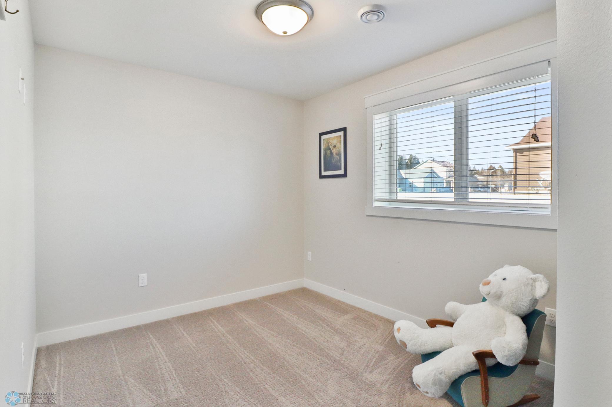 Basement Bedroom2_1.JPG