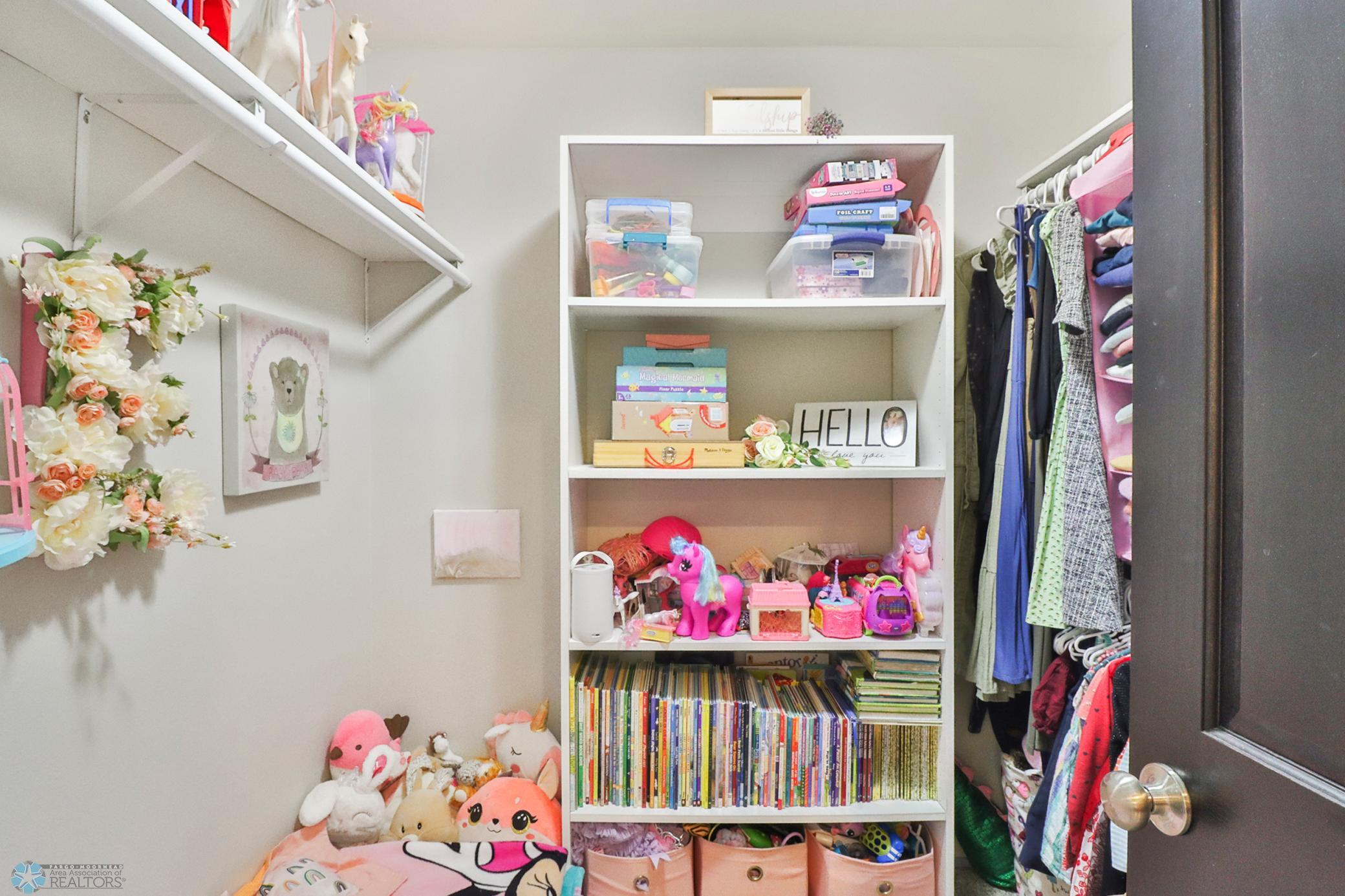Primary Closet1_1.JPG