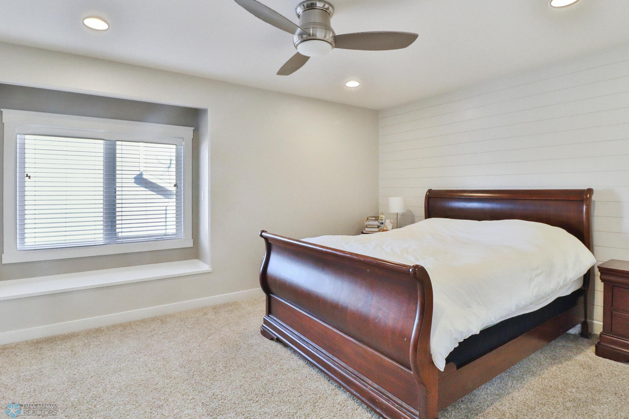Primary Bedroom1_1.JPG