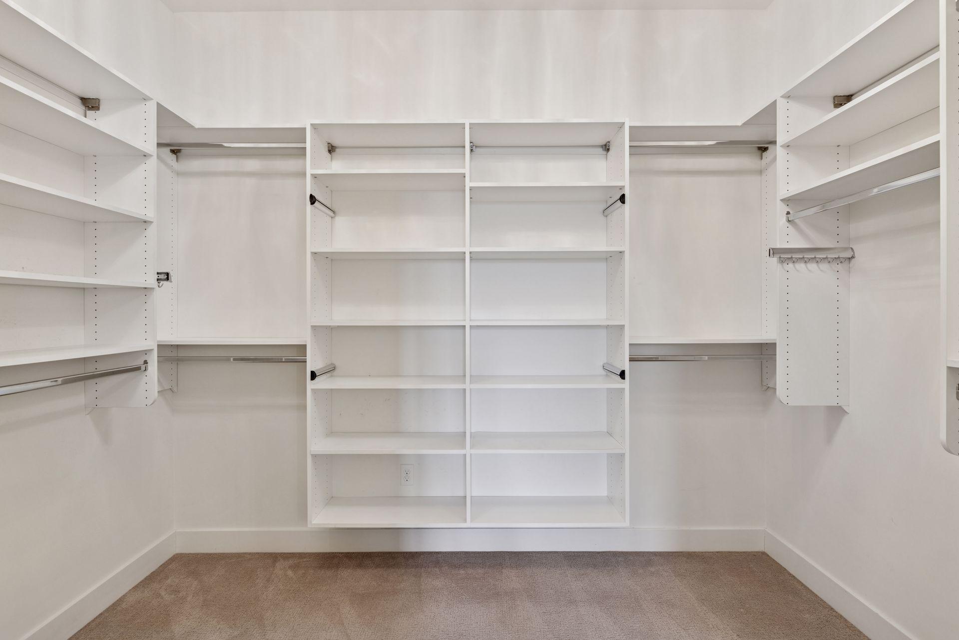 Built-in organizational components keep everything in place and tidy