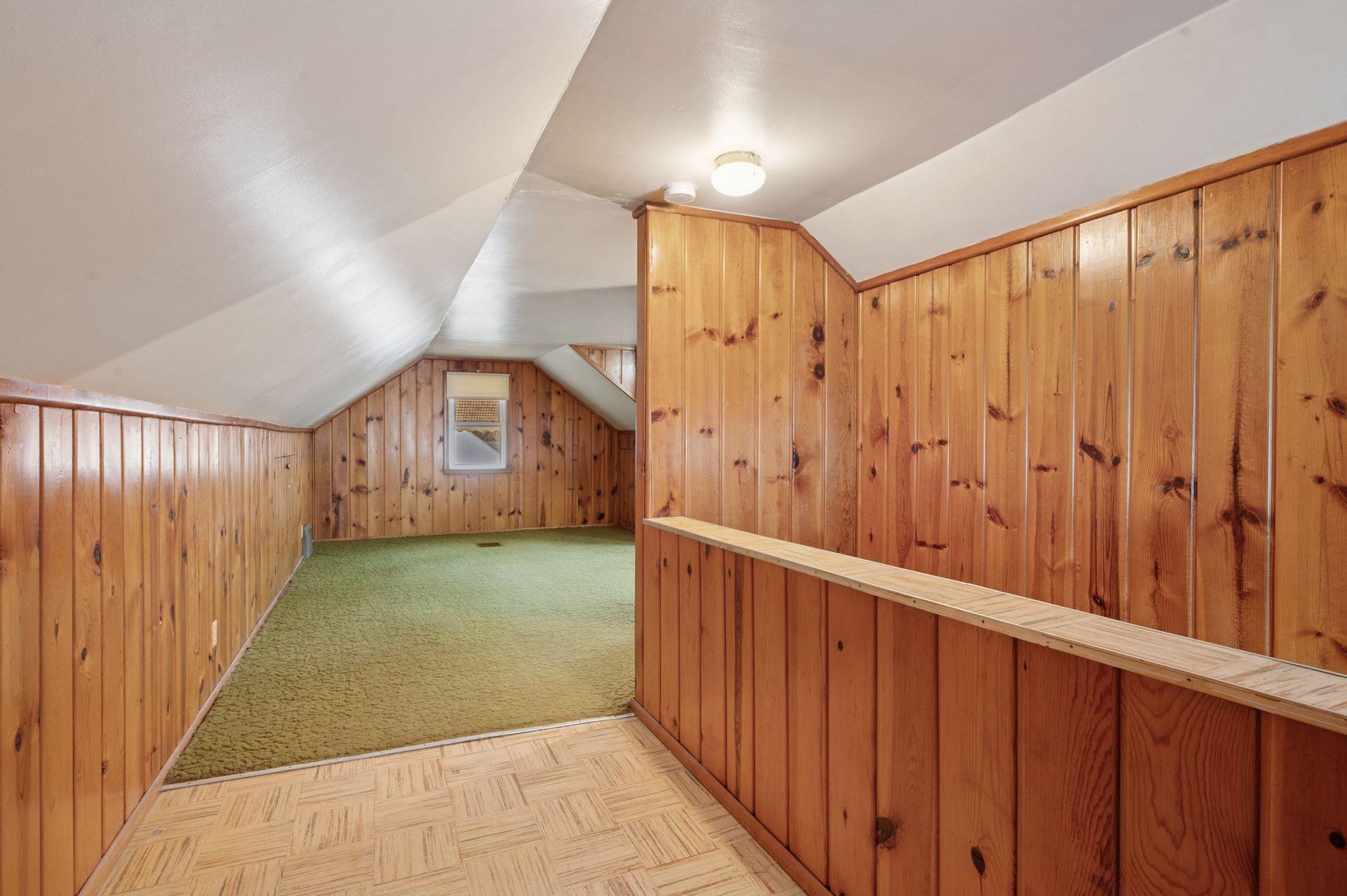 Upper level bonus space