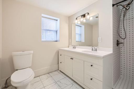 15650 Fish Point Rd - Web Quality - 025 - 24 Primary Bathroom.jpg