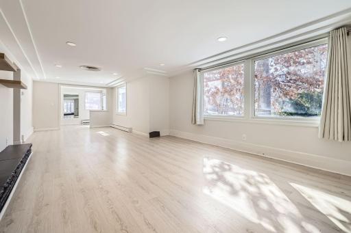 15650 Fish Point Rd - Web Quality - 014 - 05 Living Room.jpg