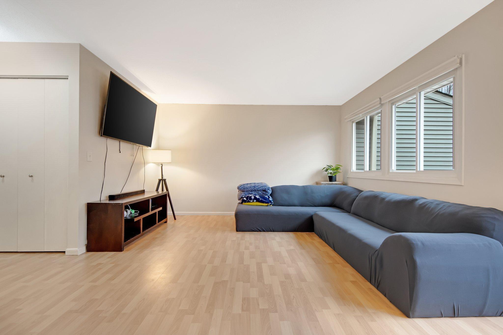 Big windows with natural light