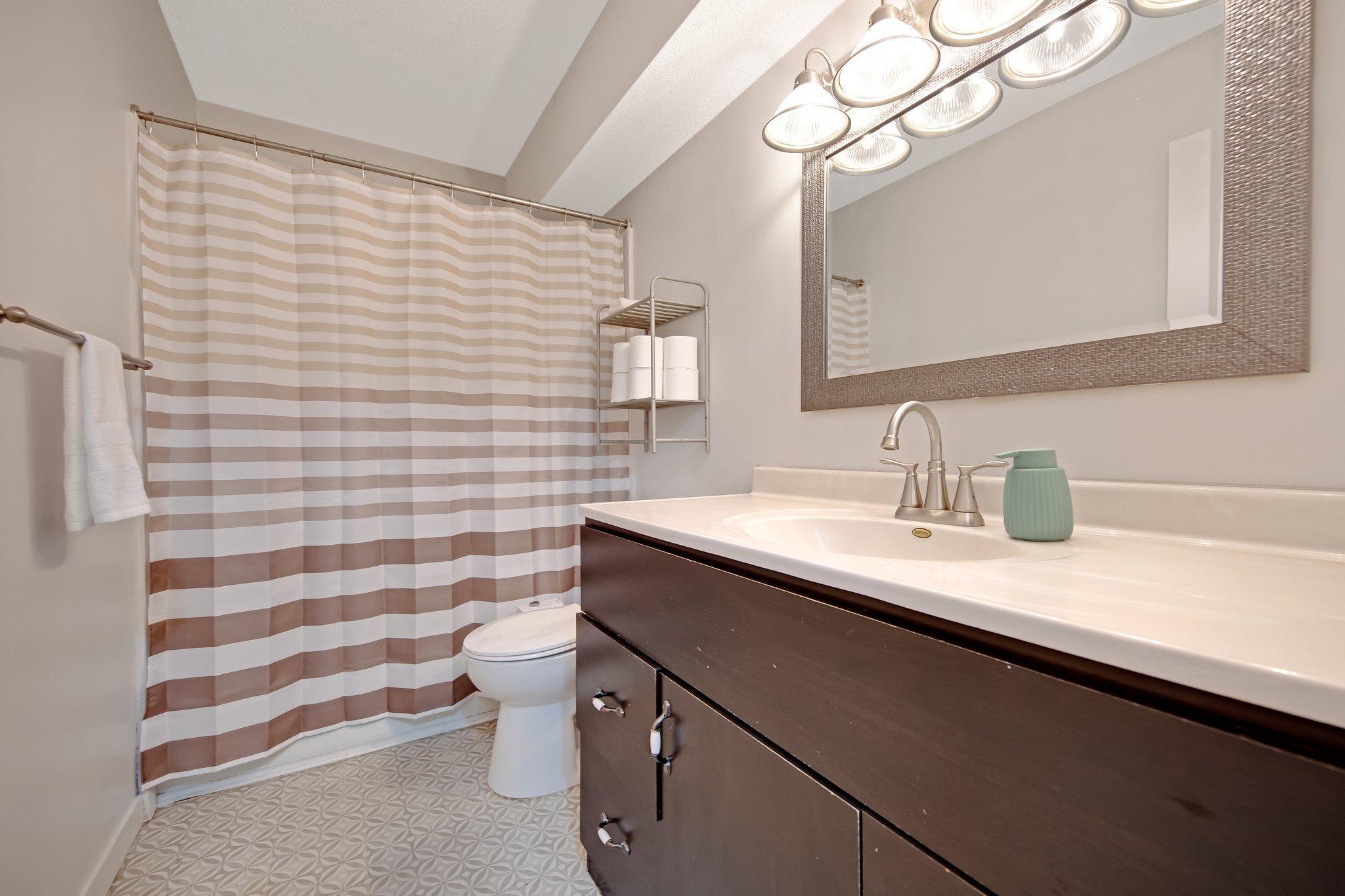 Lower level full bath