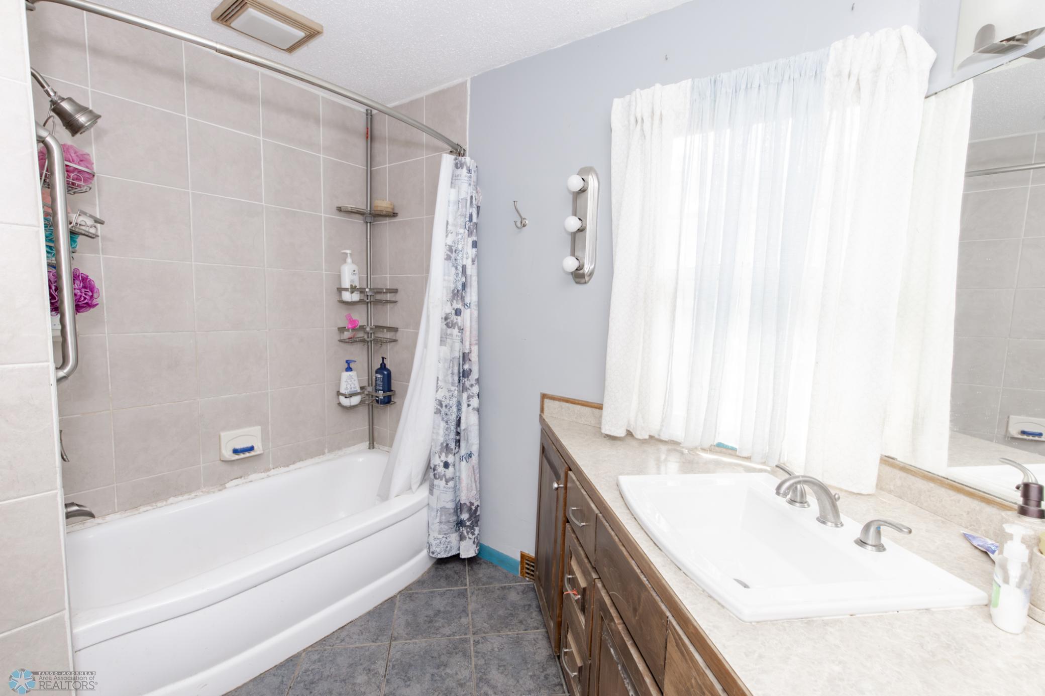 Bathroom 3 - Full
