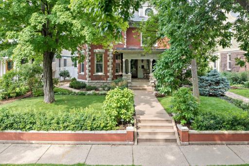 2120 Girard Avenue S, Minneapolis, MN 55405