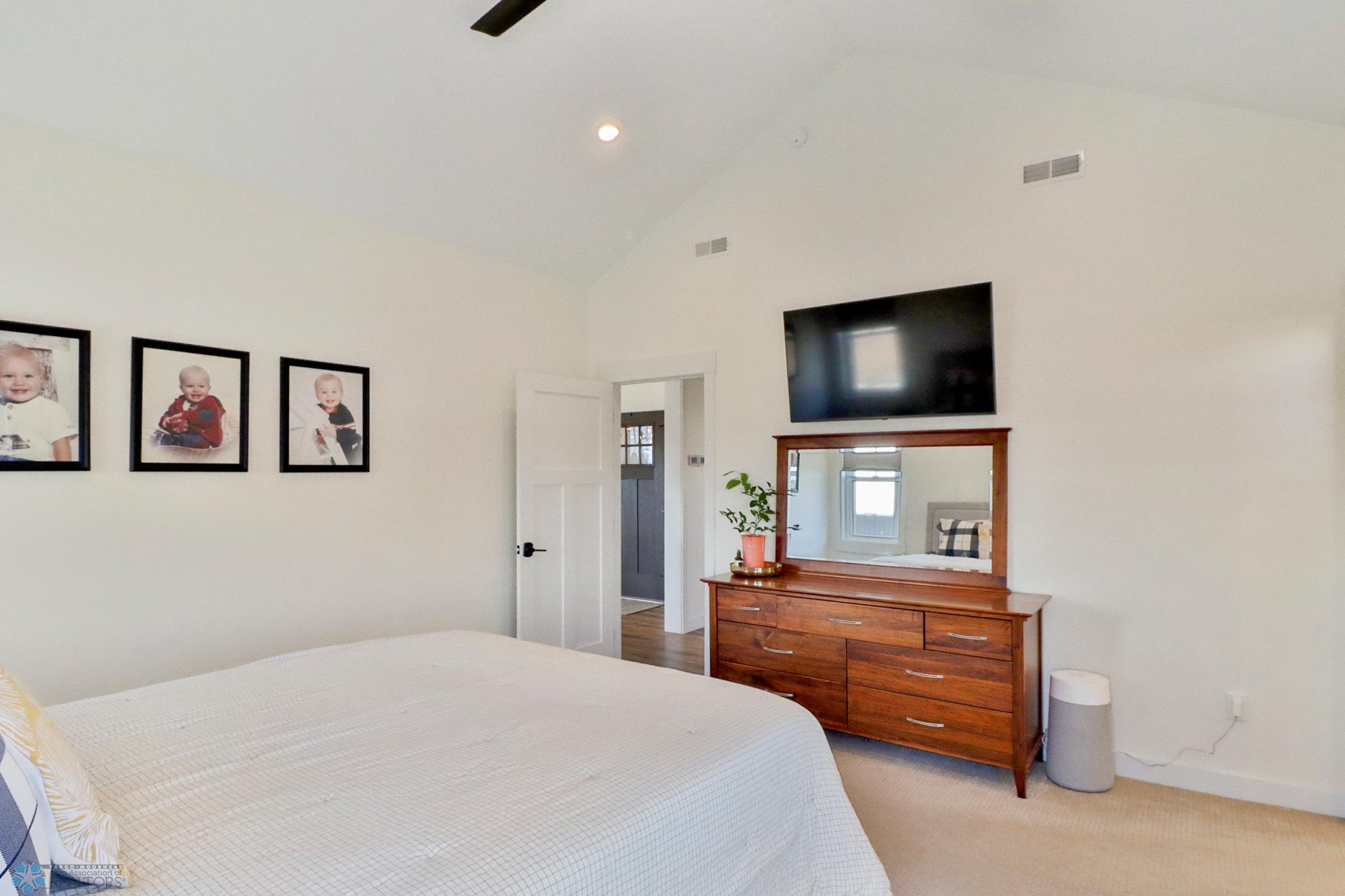 Primary Bedroom1_2.JPG