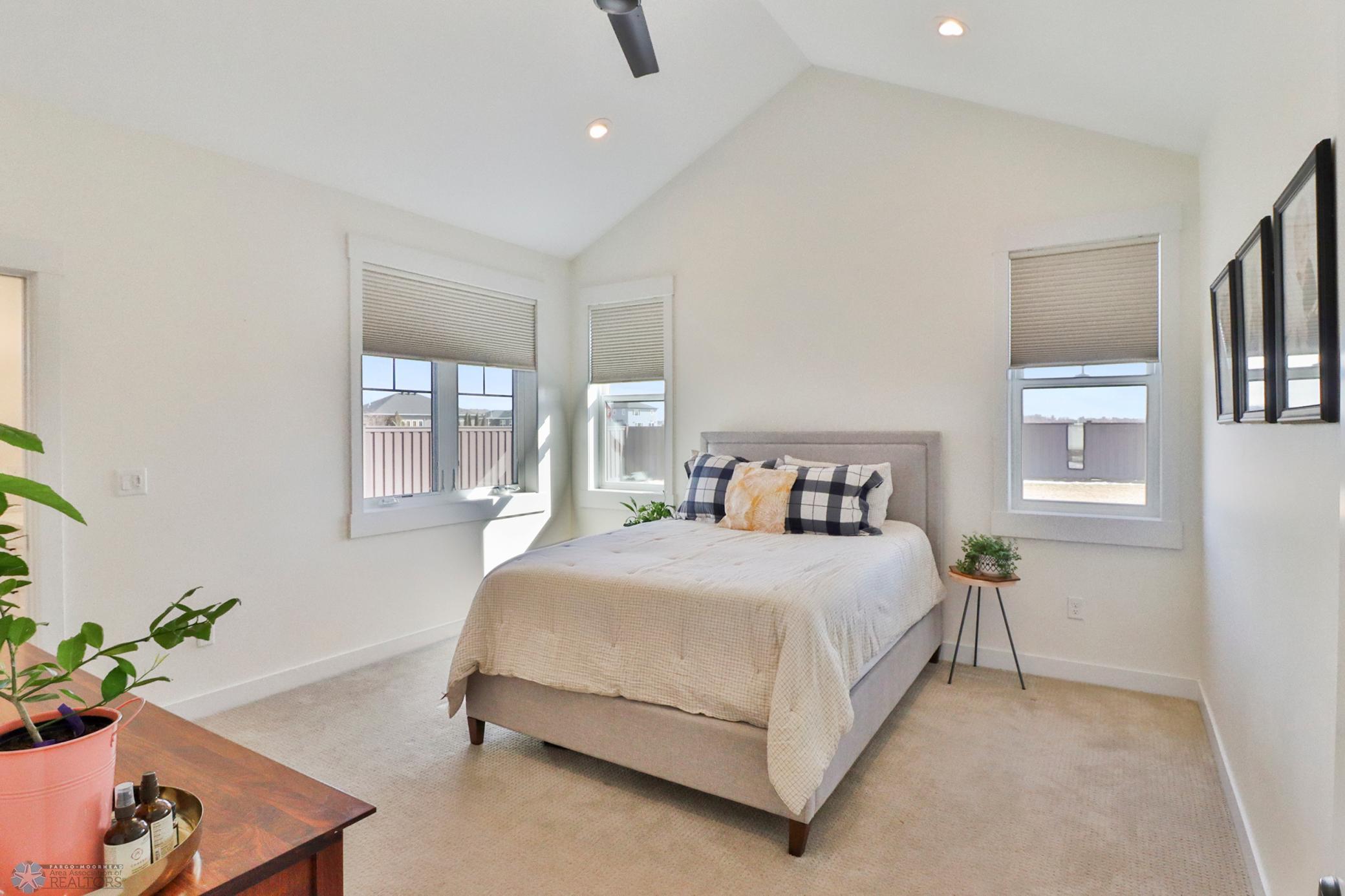 Primary Bedroom1_1.JPG