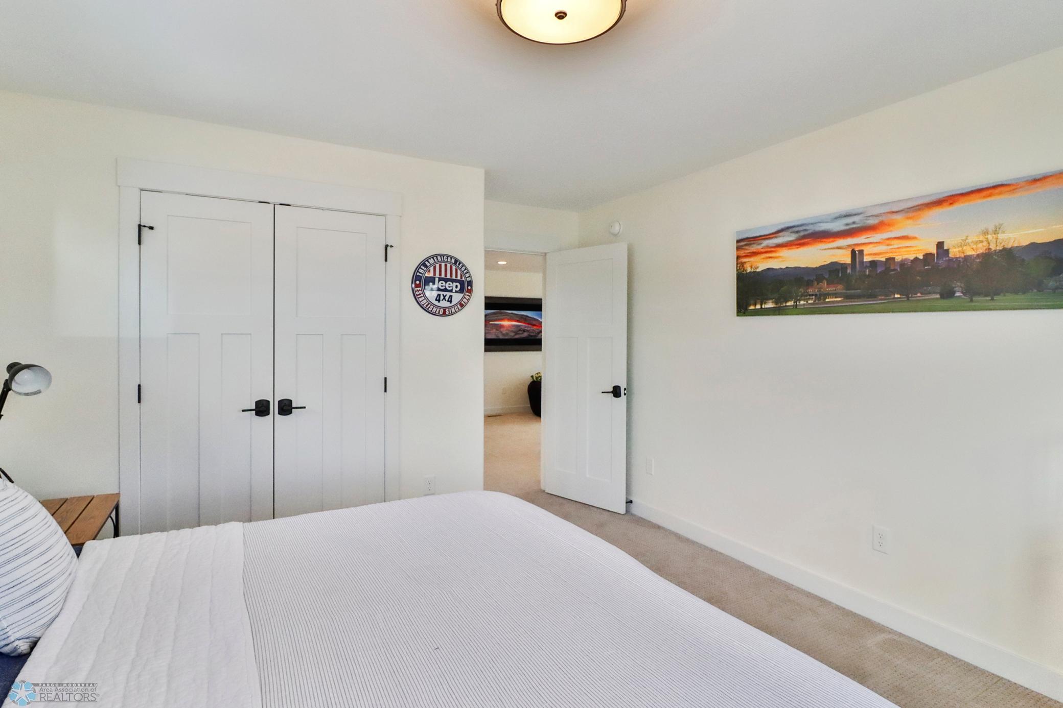 Upstairs Bedroom2_2.JPG