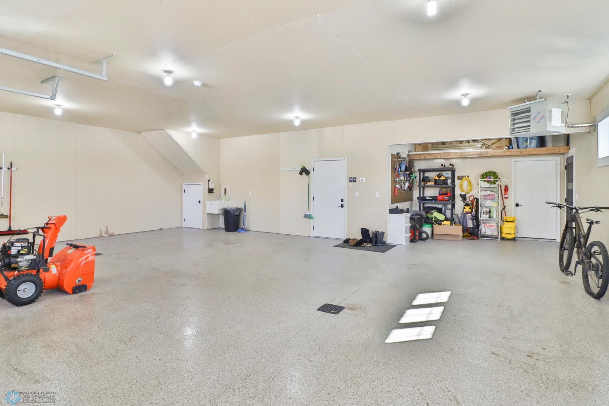 Garage1_1.JPG