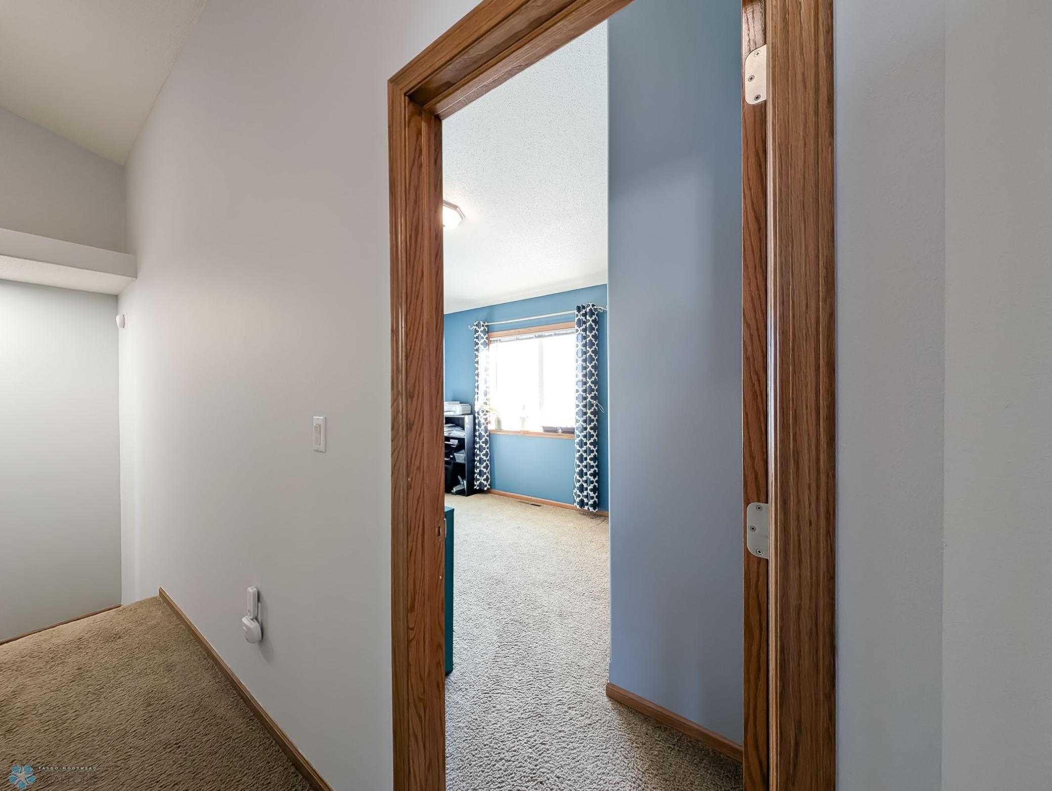 L2P036-153022887.jpg