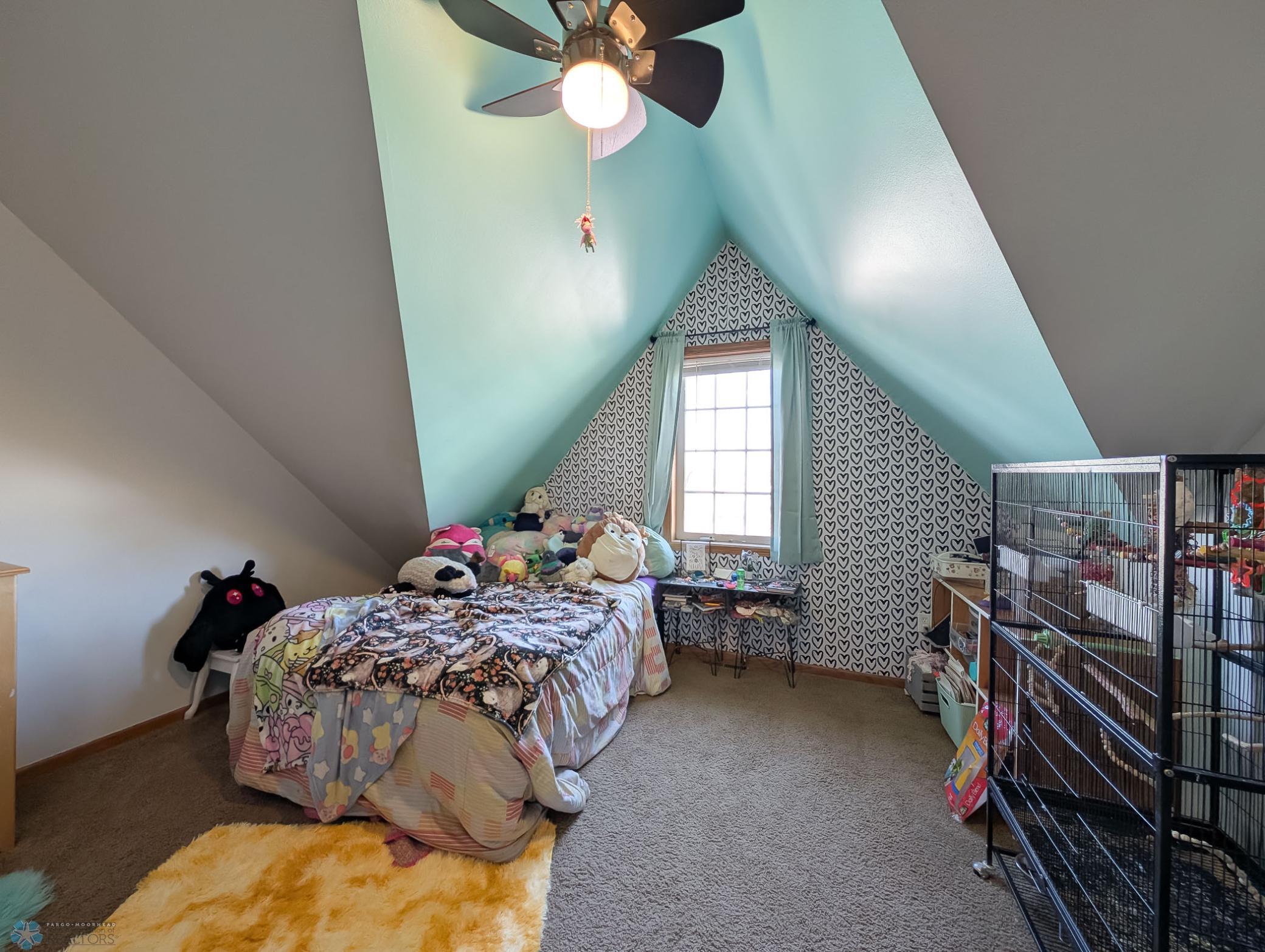 L2P046-153342214.jpg
