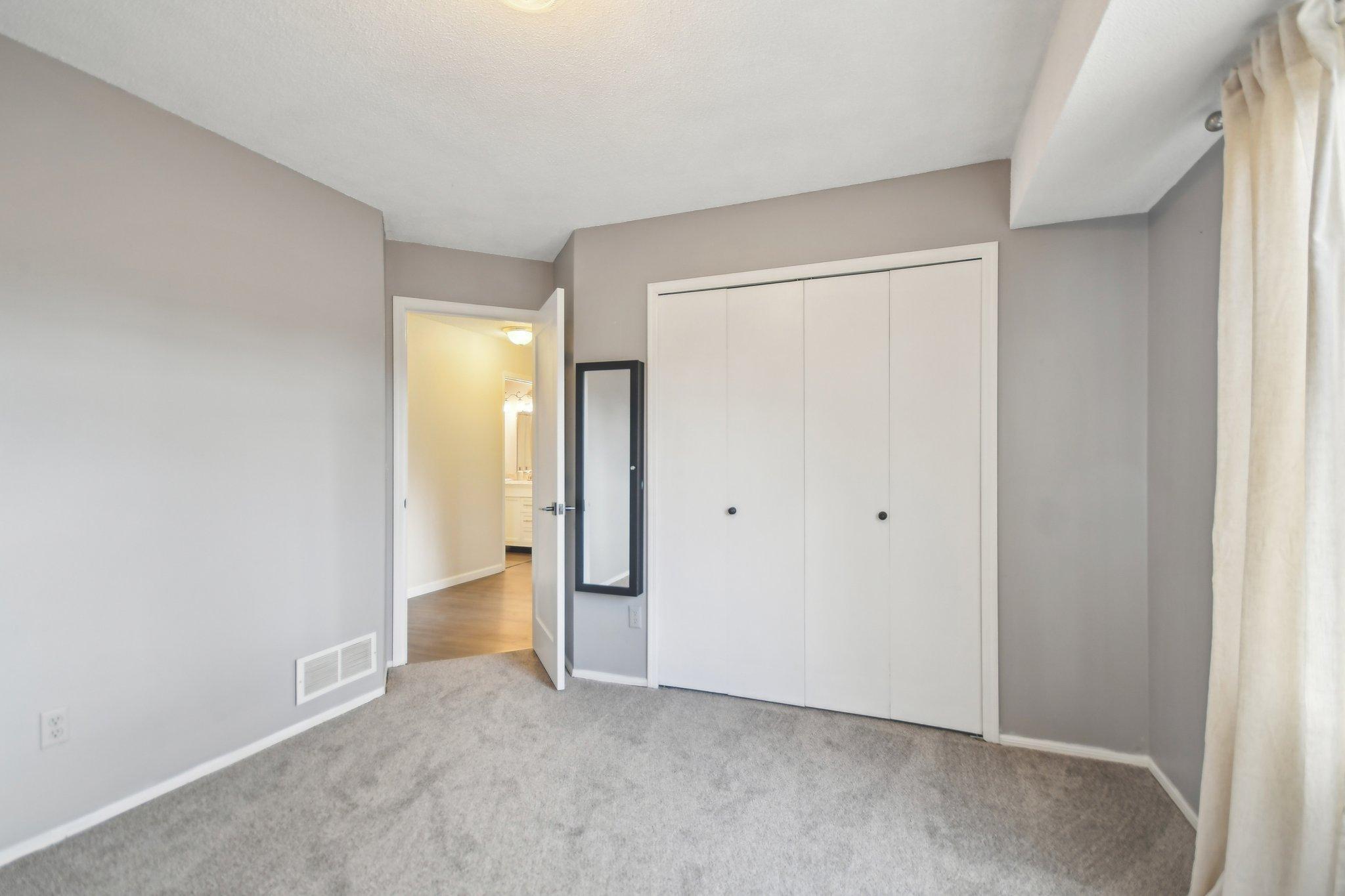 upper level bedroom #2