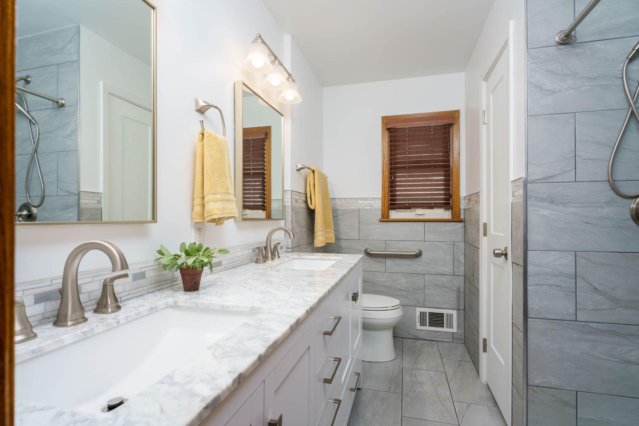 12-web-or-mls-457_Emerson-5.jpg