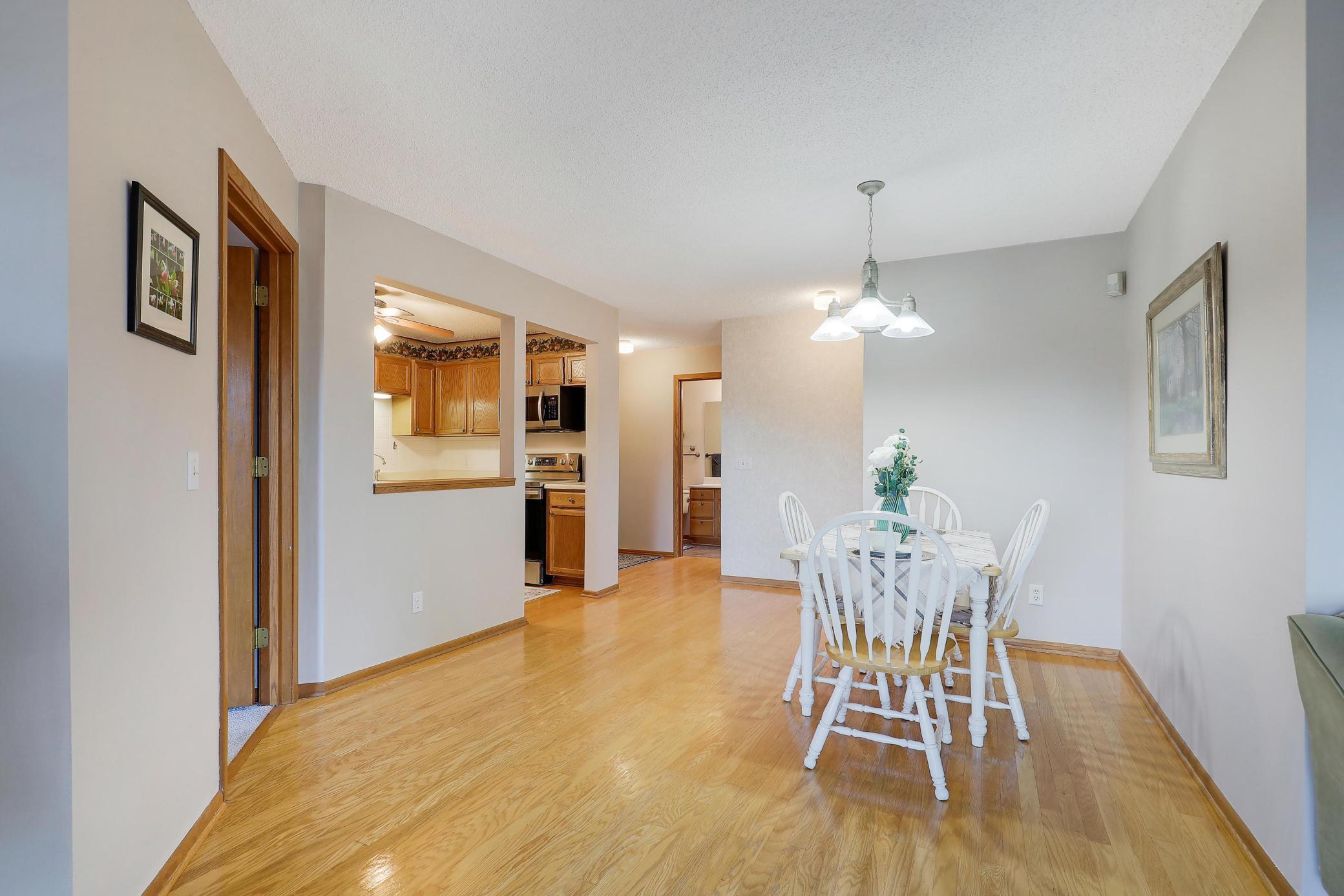 8710Photography-Web-Friendly-8025-Xerxes-Avenue-South-Minneapolis-MN-55431-10.jpg