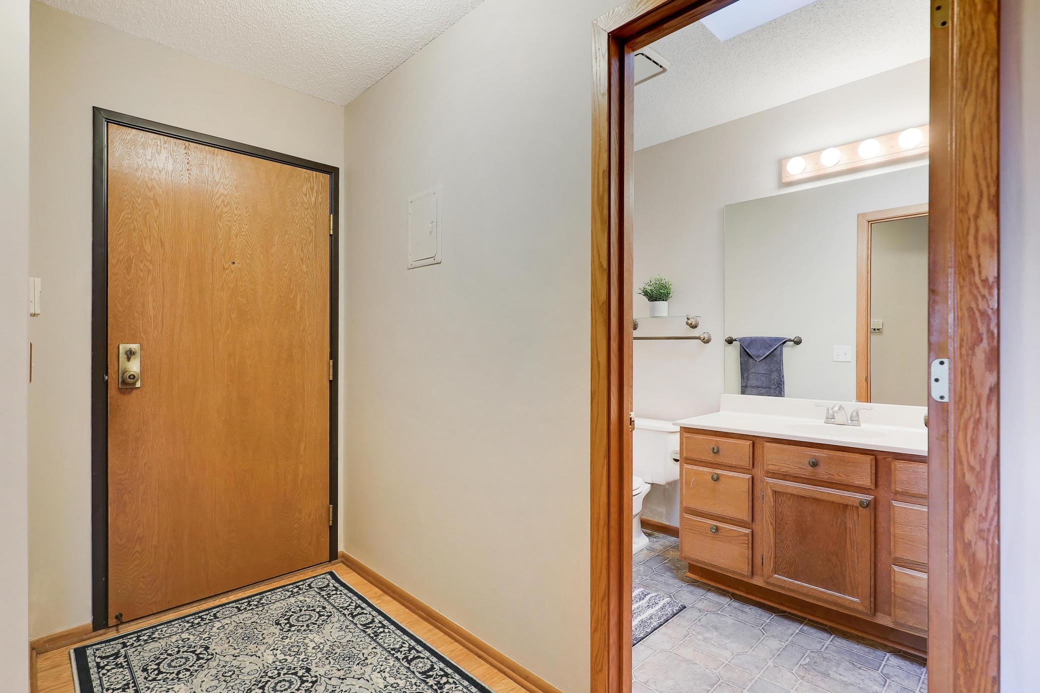 8710Photography-Web-Friendly-8025-Xerxes-Avenue-South-Minneapolis-MN-55431-24.jpg