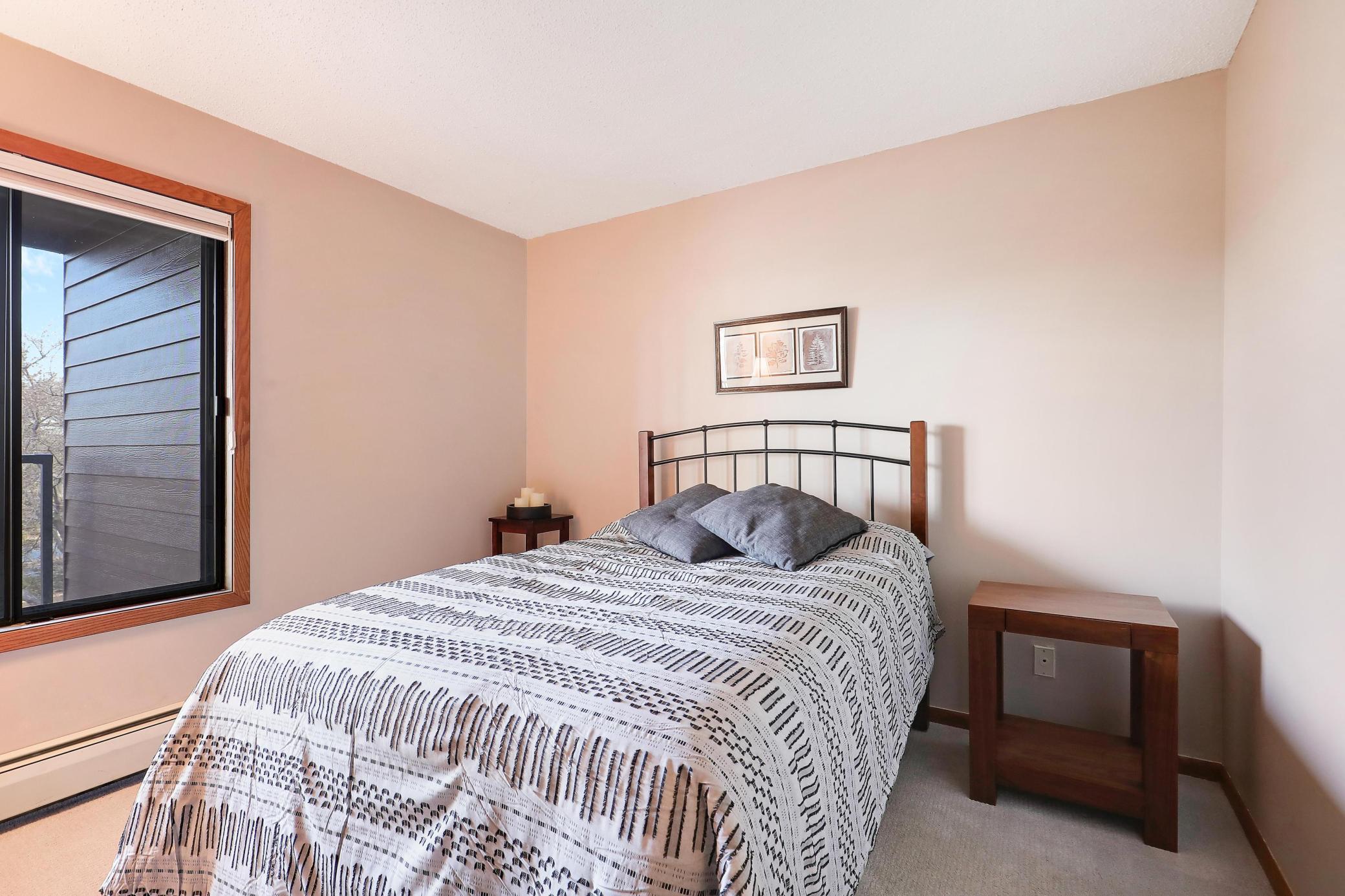 8710Photography-Web-Friendly-8025-Xerxes-Avenue-South-Minneapolis-MN-55431-17.jpg