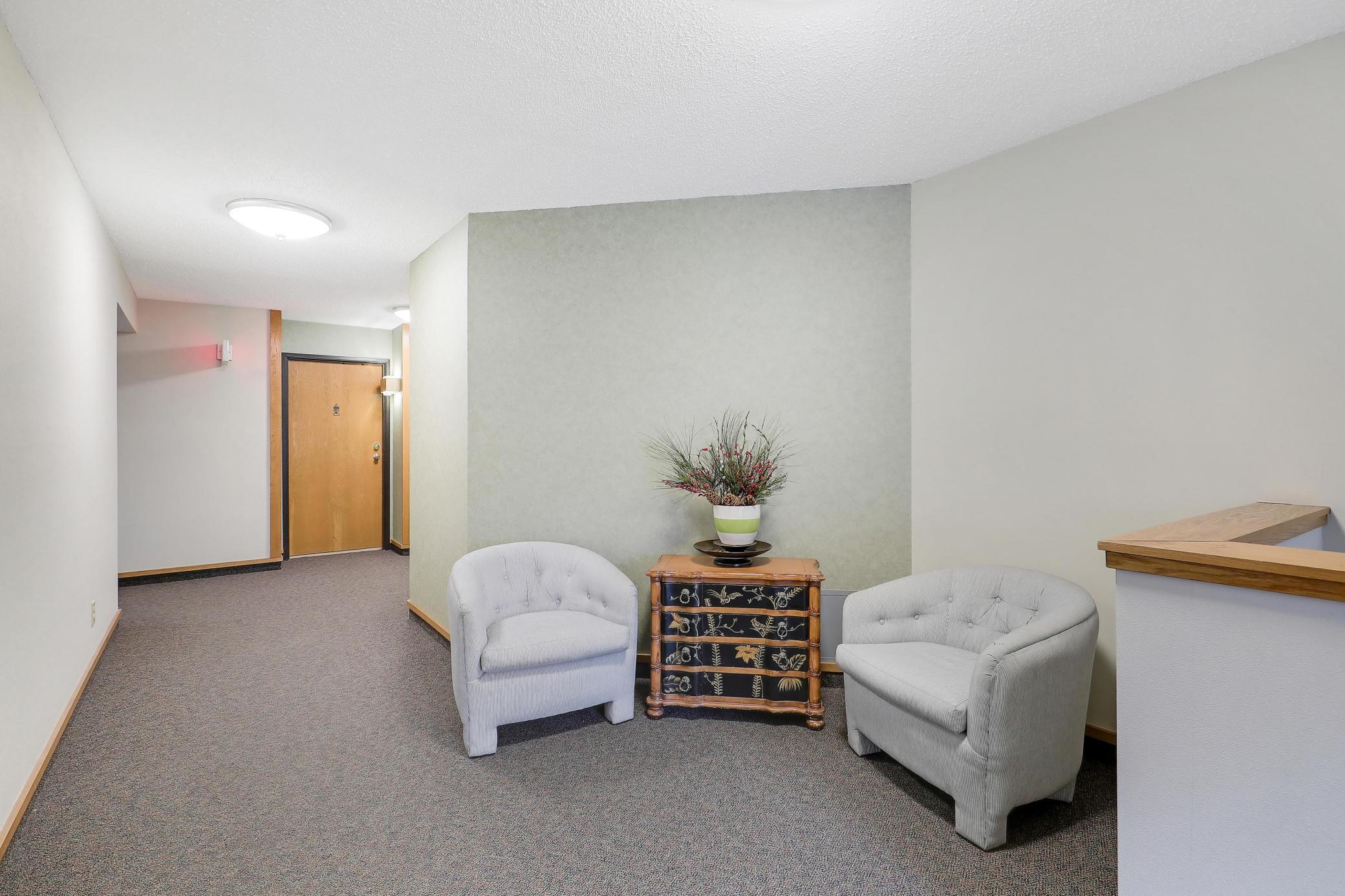 8710Photography-Web-Friendly-8025-Xerxes-Avenue-South-Minneapolis-MN-55431-3.jpg