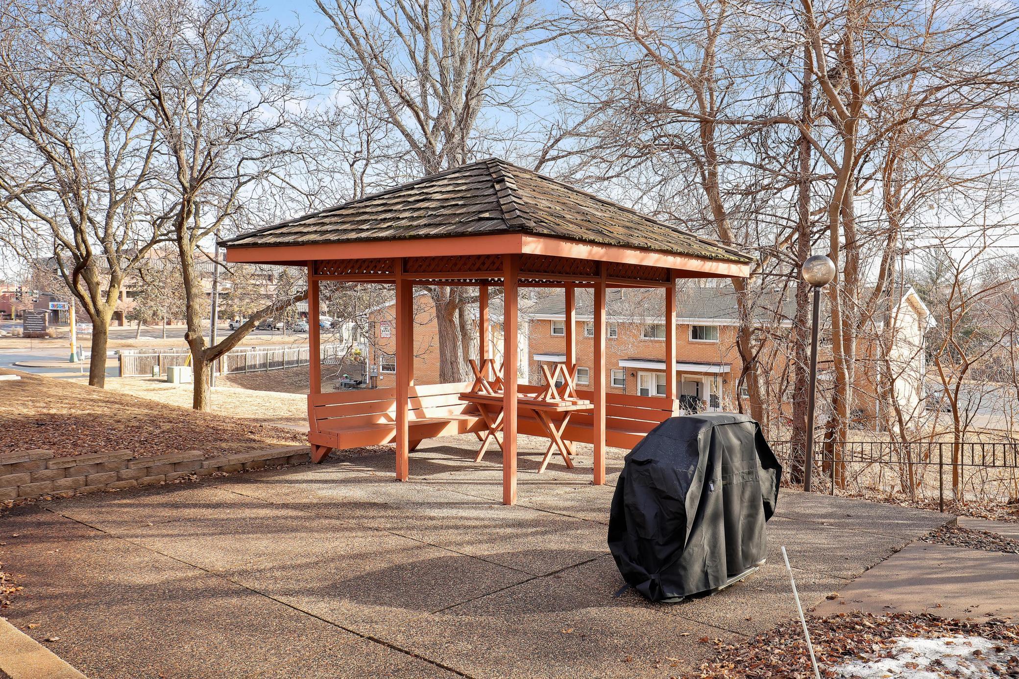 8710Photography-Web-Friendly-8025-Xerxes-Avenue-South-Minneapolis-MN-55431-35.jpg