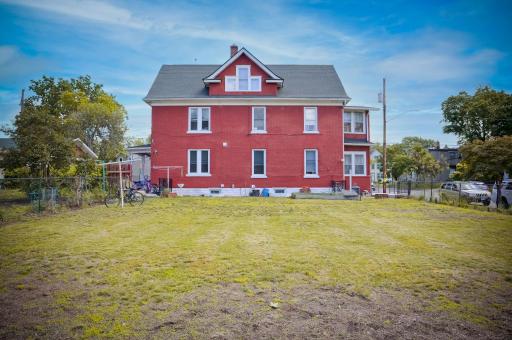 411 24th Avenue NE, Minneapolis, MN 55418