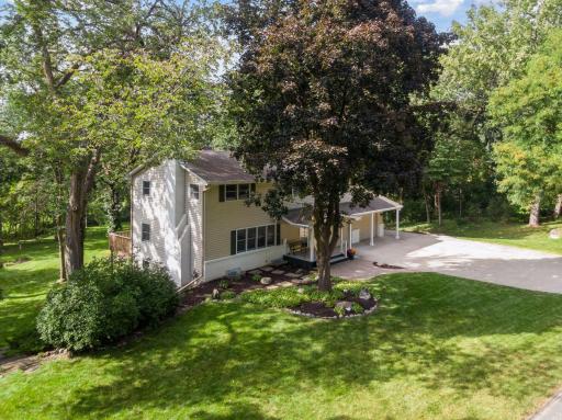 Photo for 6902 Canterbury Lane, Eden Prairie, MN 55346 - listing #6678096 6902 Canterbury Lane, Eden Prairie, MN 55346