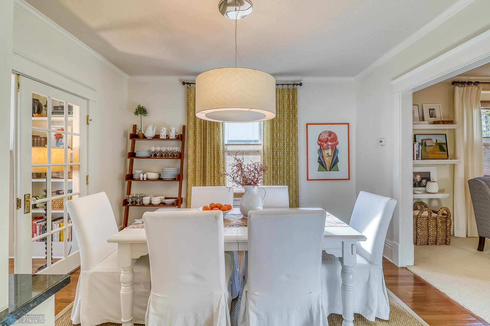 Dining Room With Hardwood Floors