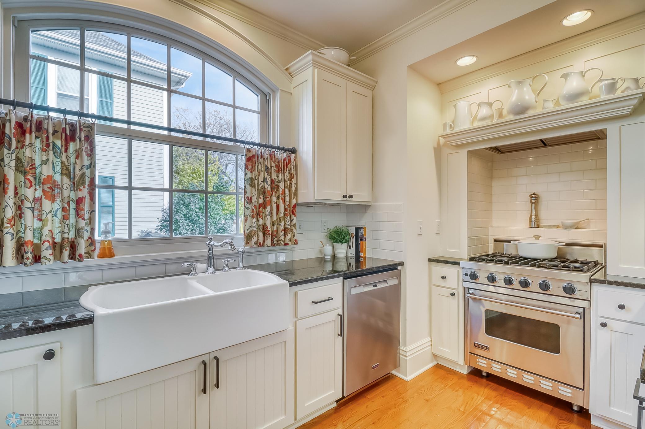 Kitchen-Tile Backsplash